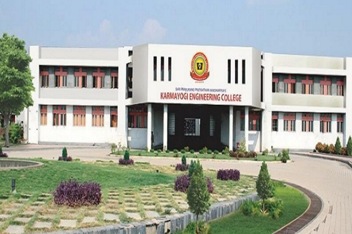 https://cache.careers360.mobi/media/colleges/social-media/media-gallery/4027/2020/9/4/Campus View of Karmayogi Engineering College Solapur_Campus-View.png